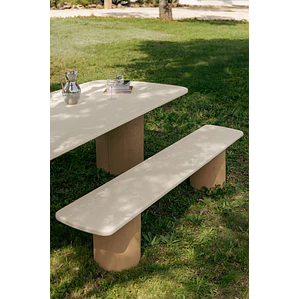 Set de mesa rectangular 270x110 cm y 2 bancos de jardín en cemento y madera de acacia Elvina