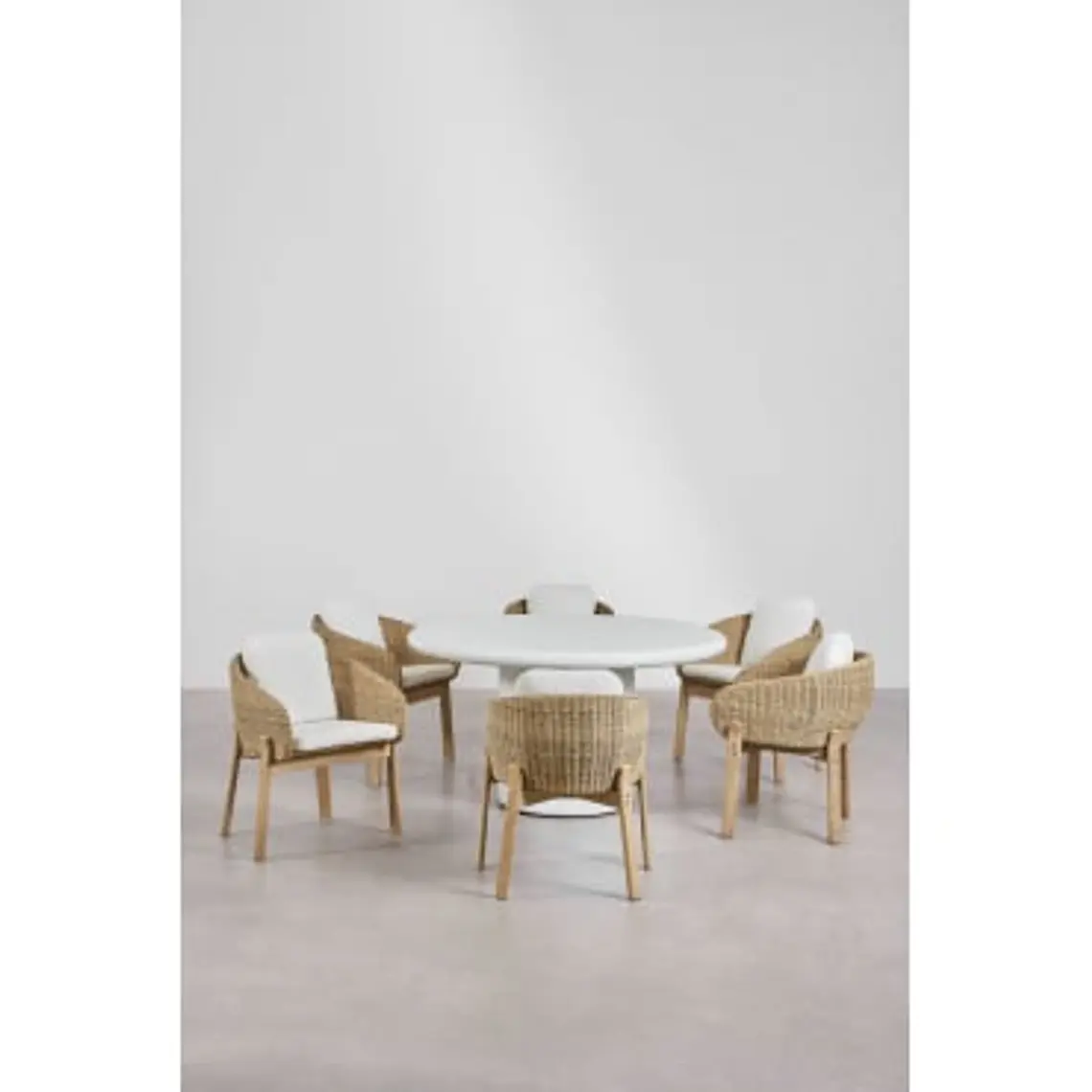 Set de mesa redonda Ø140 cm en cemento Namara y 6 sillas de jardín en madera de acacia Brenora 11