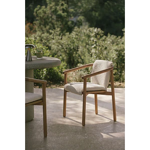 Silla de jardín con reposabrazos en madera de acacia Darena
