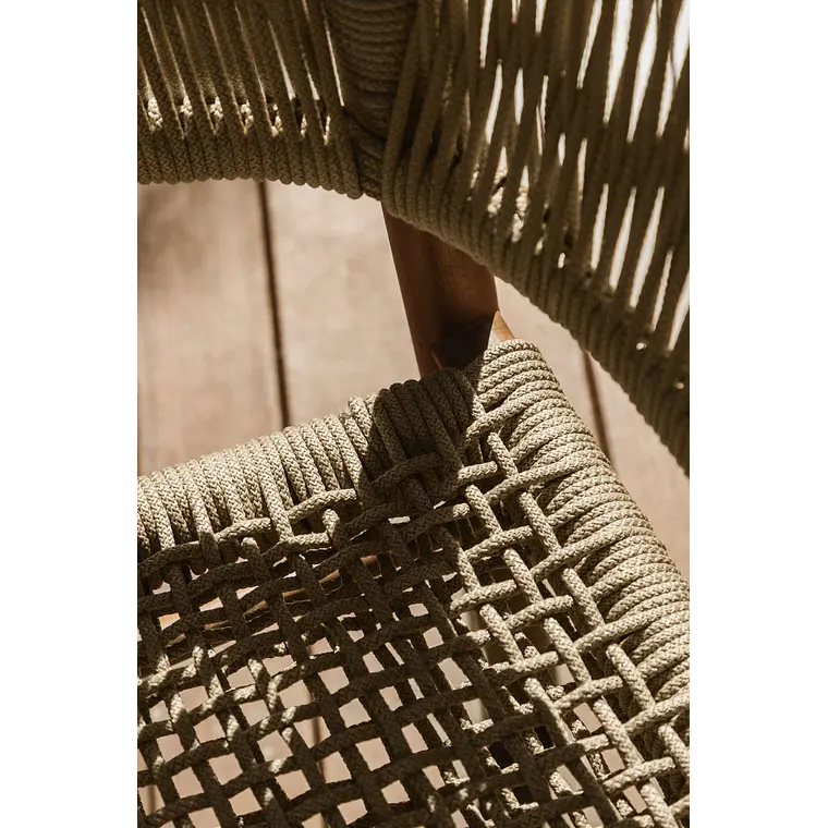 Silla de jardín con reposabrazos en madera de acacia y cuerda trenzada Fala 2