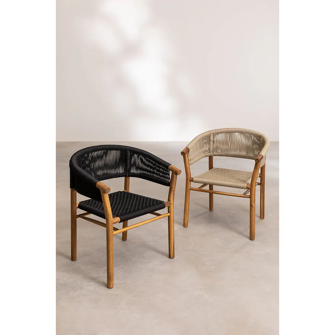 Silla de jardín con reposabrazos en madera de acacia y cuerda trenzada Fala 9