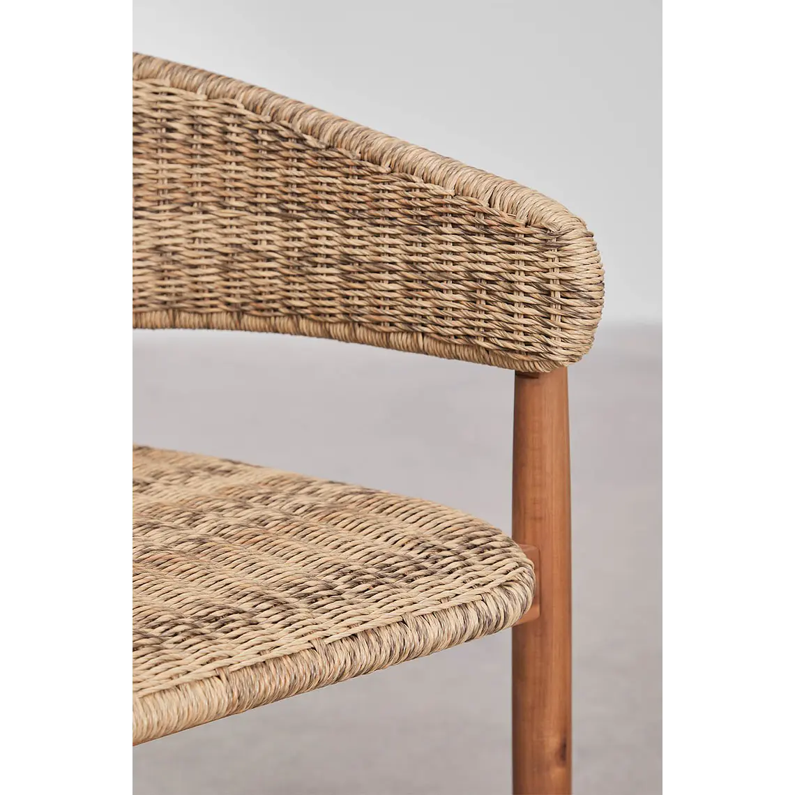 Silla de jardín con reposabrazos en madera de acacia y ratán sintético Arenova 8