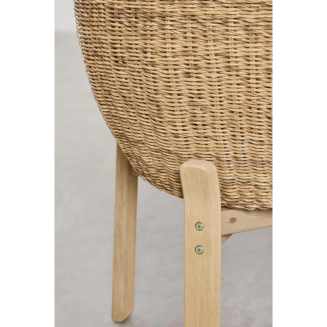 Silla de jardín con reposabrazos en madera de acacia y ratán sintético Kelena 8