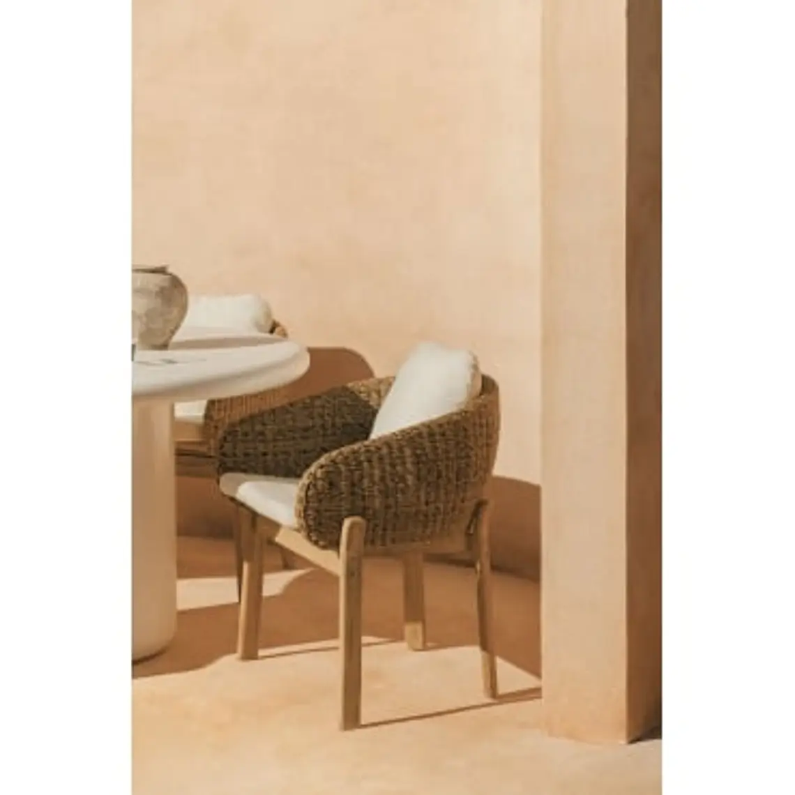 Silla de jardín con reposabrazos en madera de acacia y ratán sintético Kelena 12