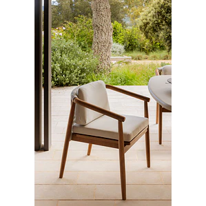 Silla de jardín con reposabrazos en madera de eucalipto Vinia