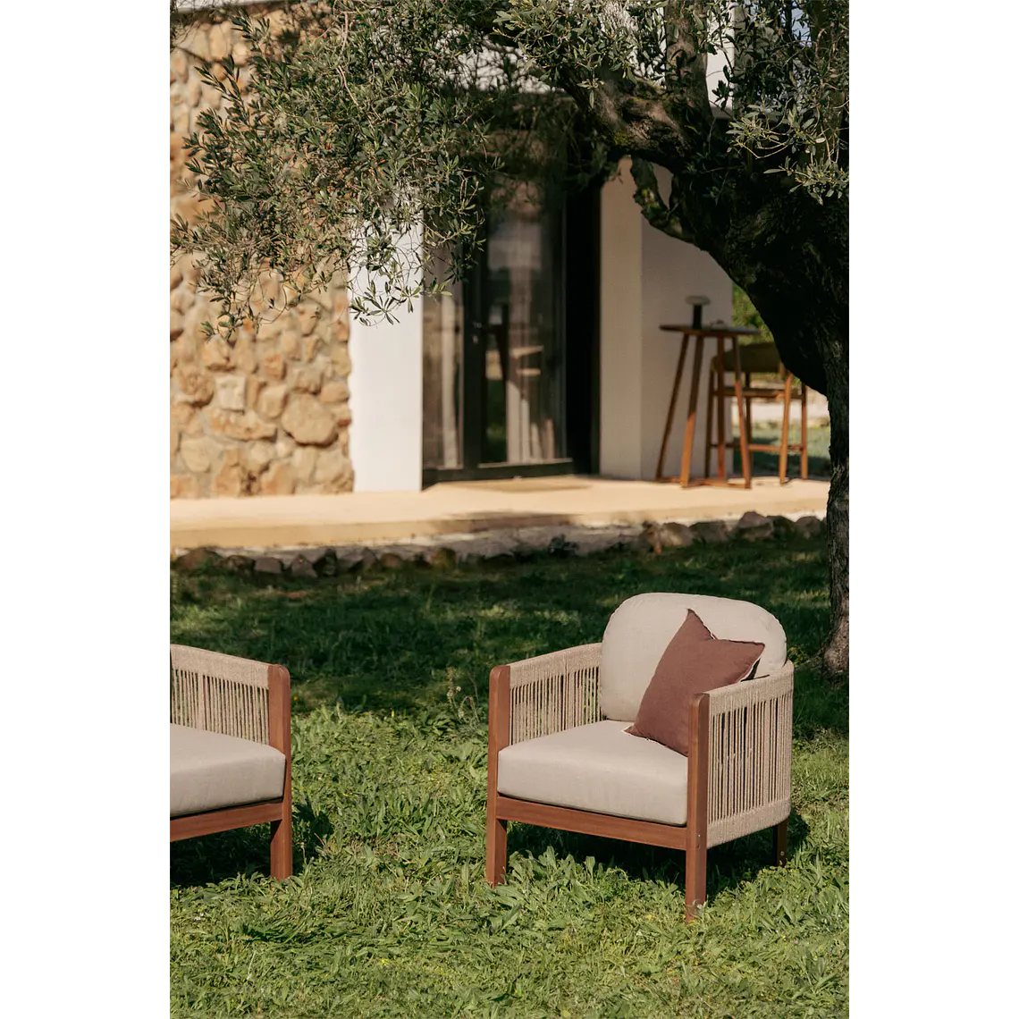 Sillón de jardín en madera de acacia y cuerda trenzada Calora 1