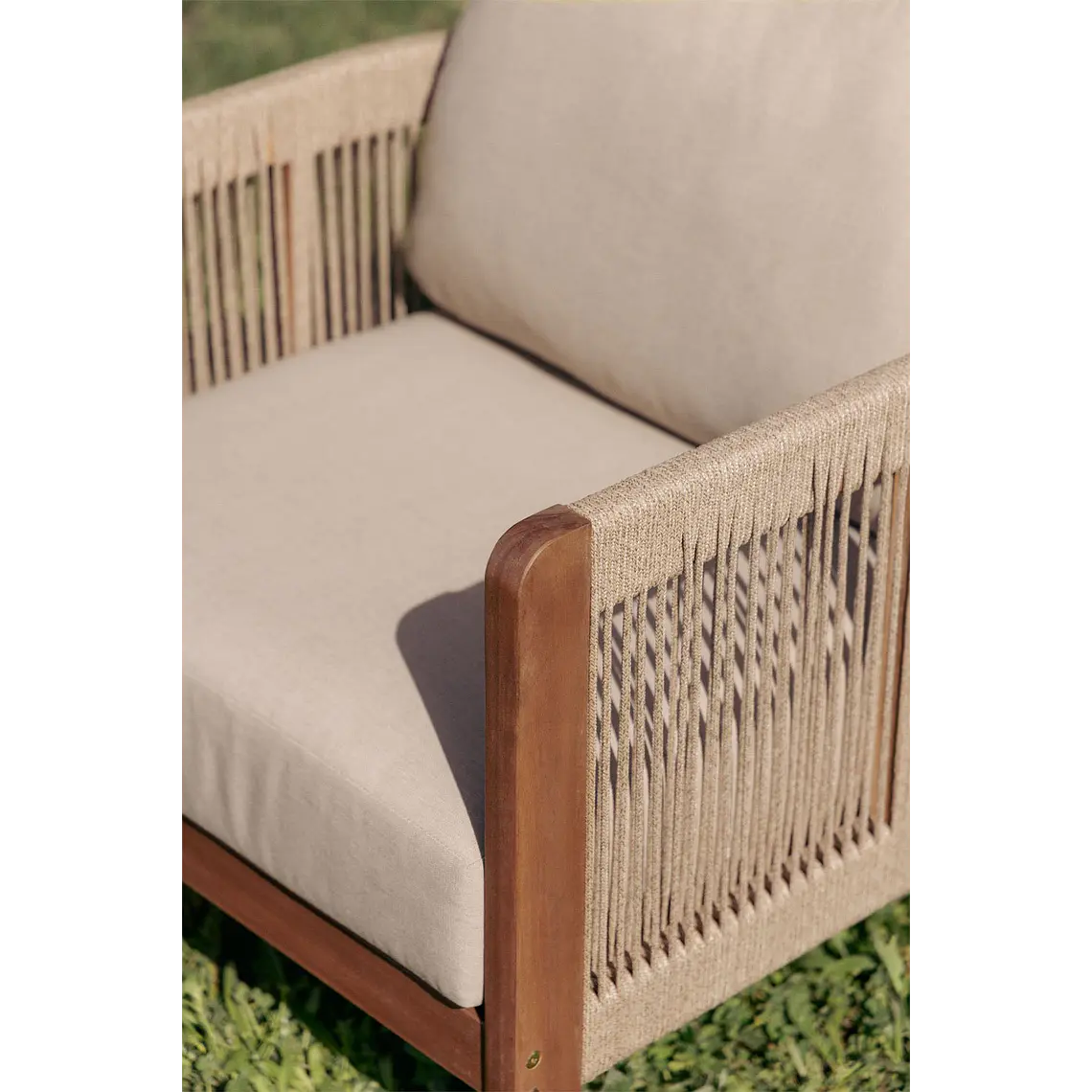 Sillón de jardín en madera de acacia y cuerda trenzada Calora 3