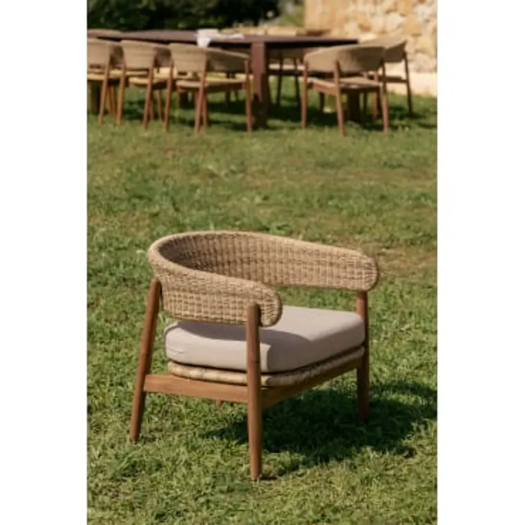 Sillón de jardín en madera de acacia y ratán sintético Alvora 11