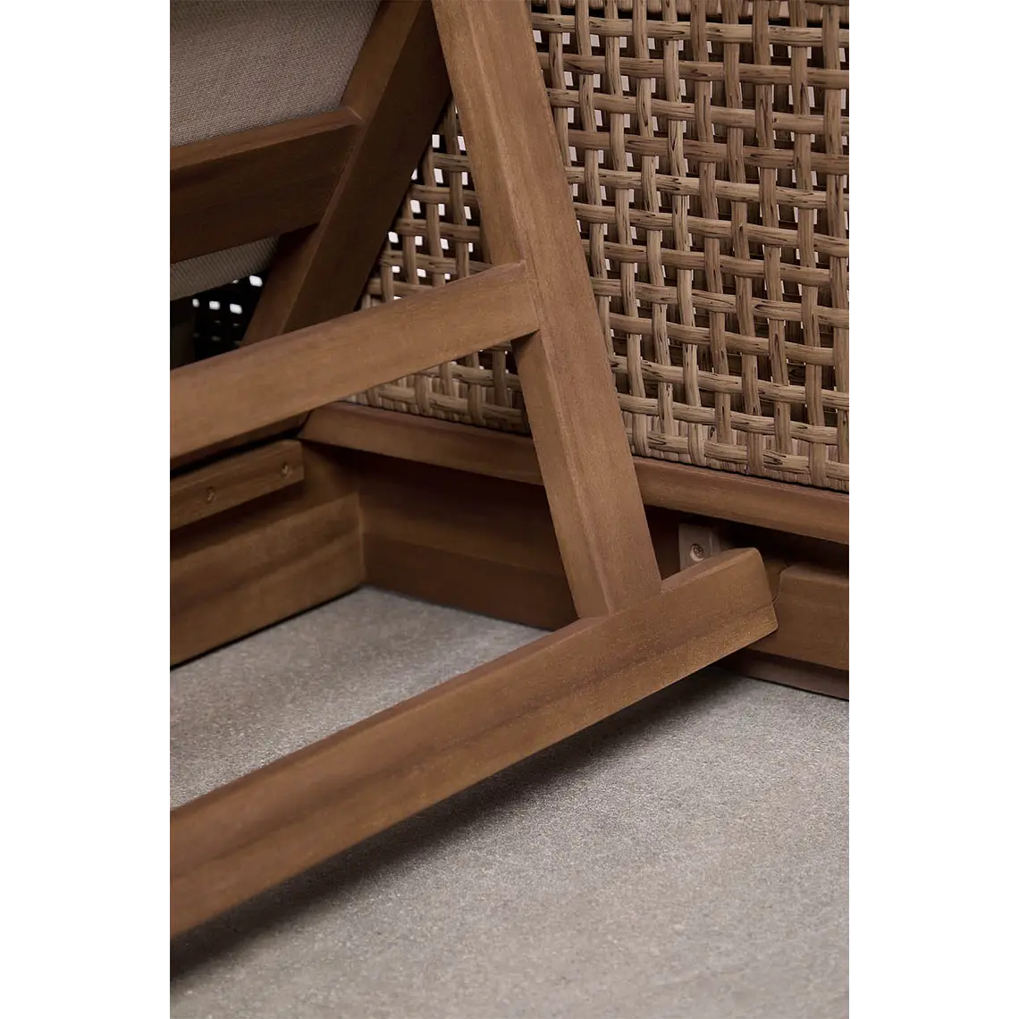 Tumbona en madera de acacia Halora 10