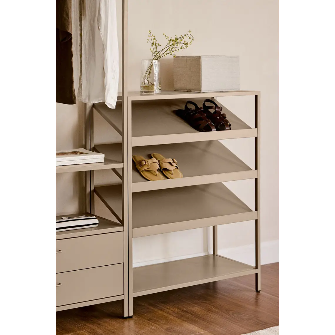 Zapatero abierto de 4 niveles en acero Juno 2