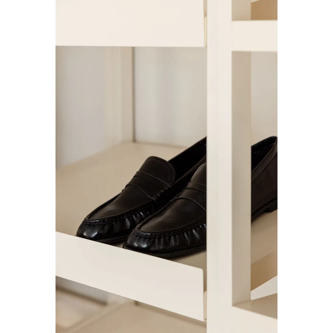 Zapatero vertical en hierro y madera Elan 3