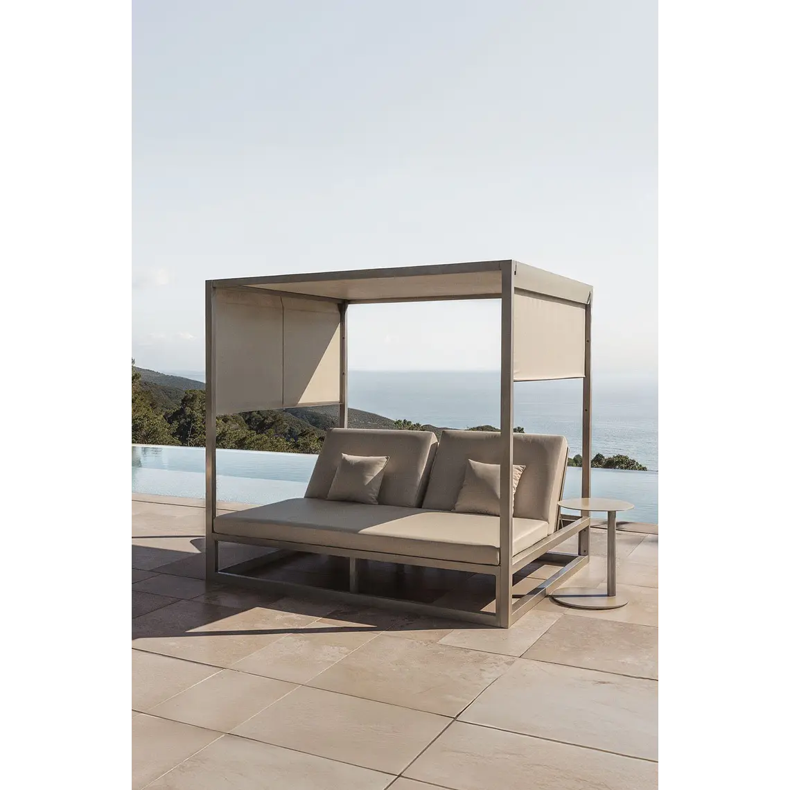 Cama balinesa reclinable en aluminio y tela Savia 15