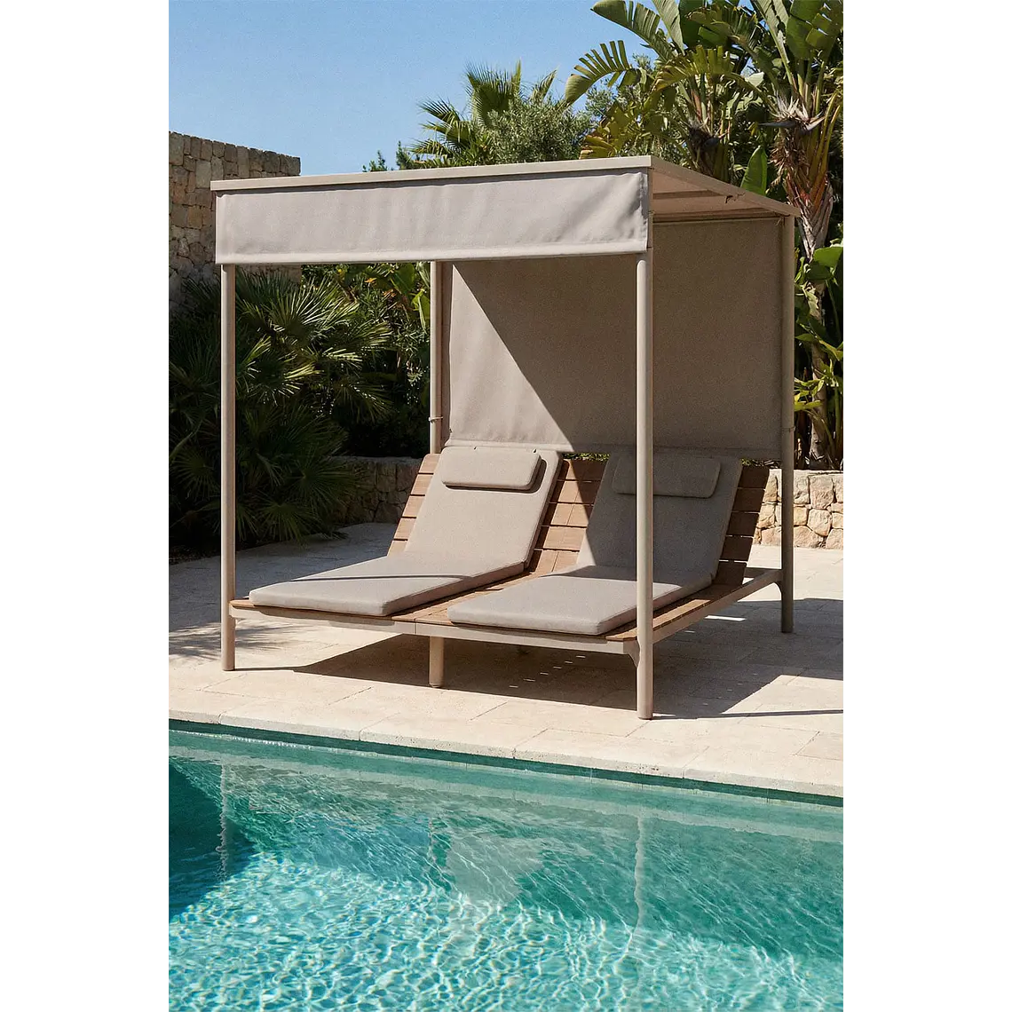 Cama balinesa reclinable en madera de acacia y acero Erenova 1