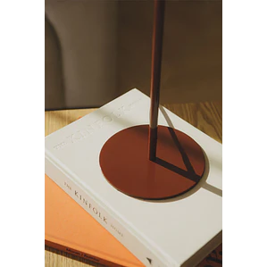 Lámpara de mesa en hierro