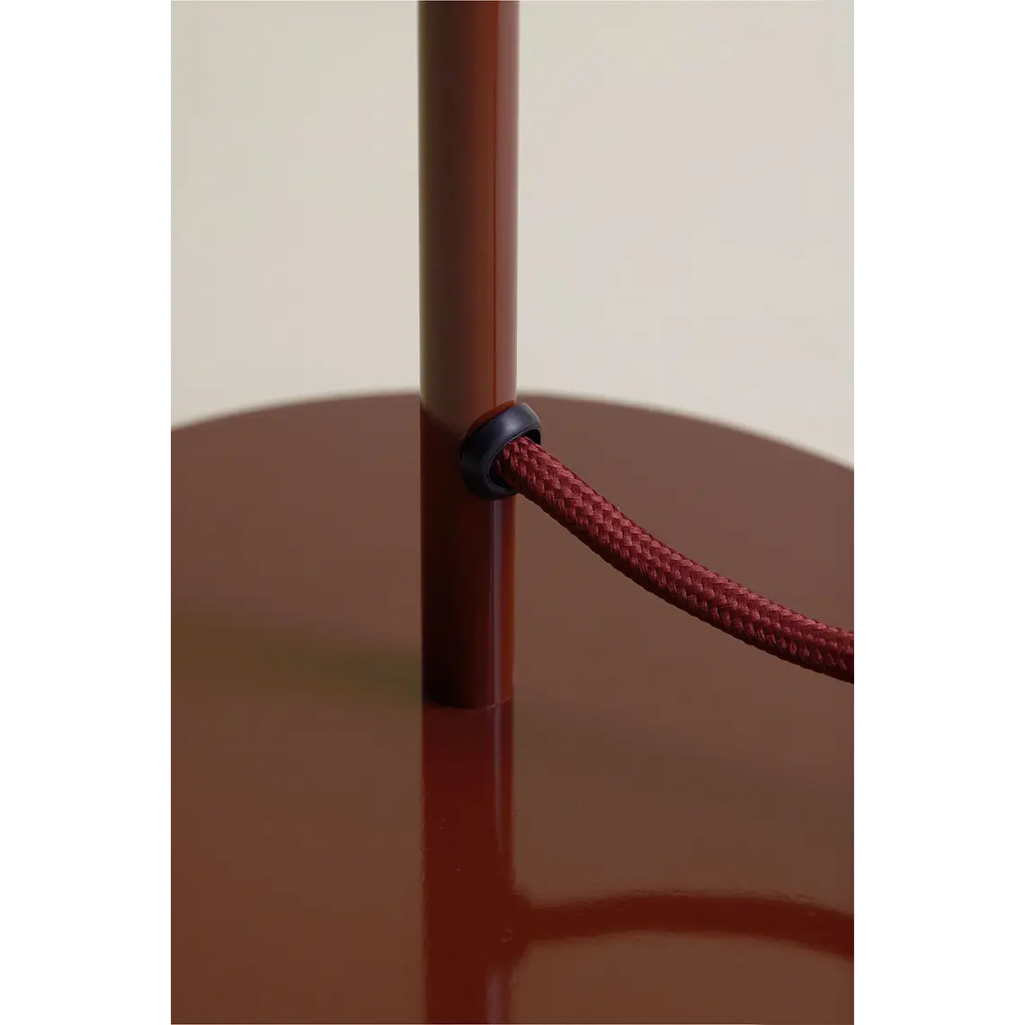 Lámpara de mesa en hierro 6