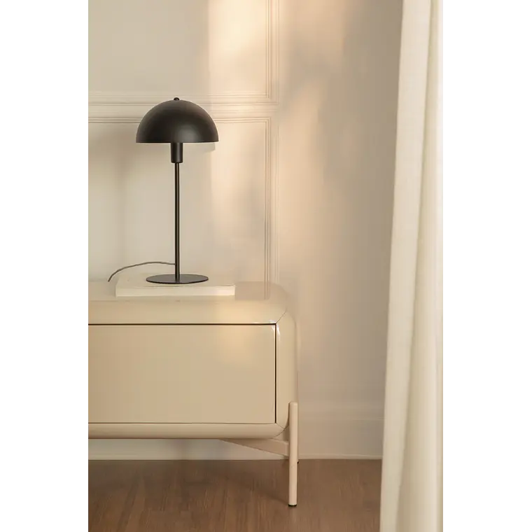 Lámpara de mesa en hierro 13