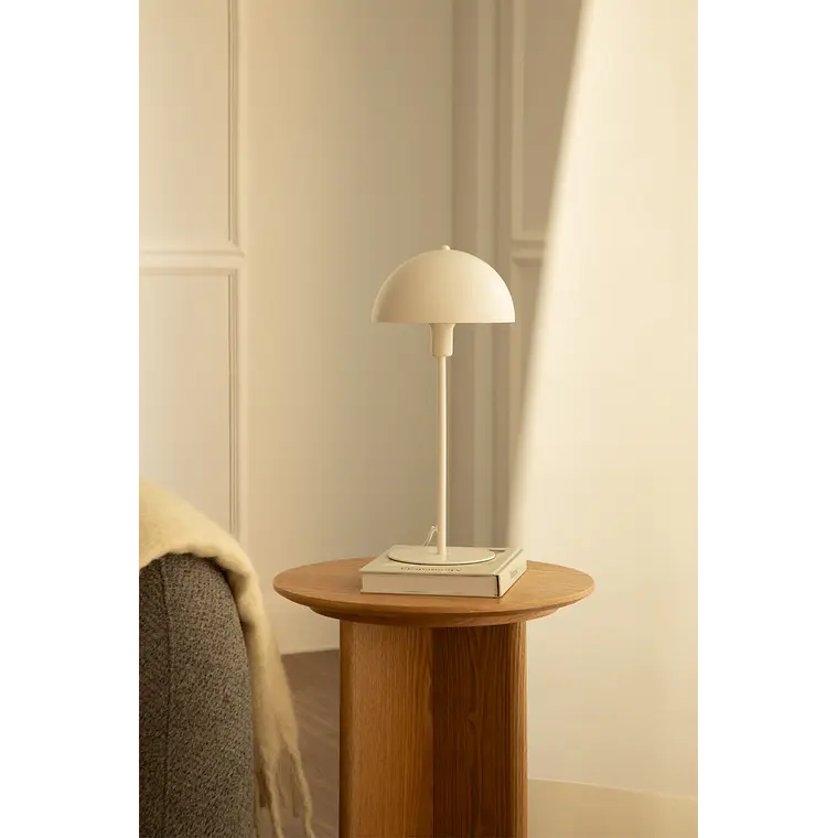 Lámpara de mesa en hierro 14