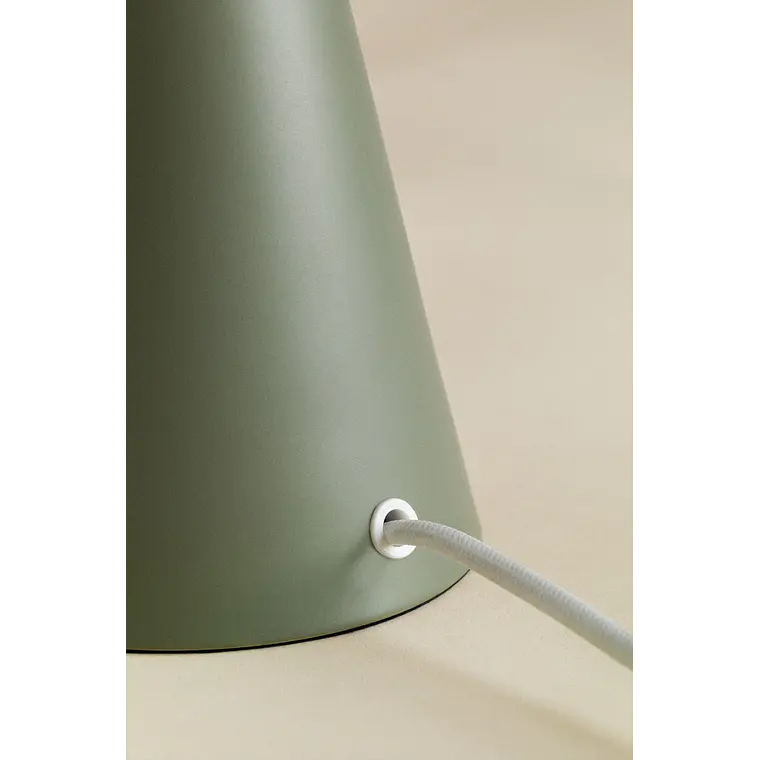 Lámpara de mesa en hierro 6