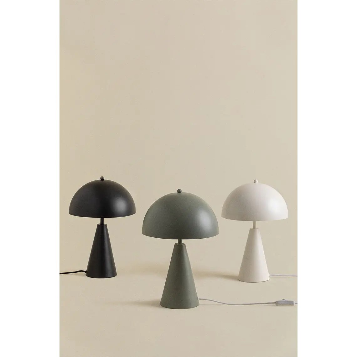 Lámpara de mesa en hierro 8