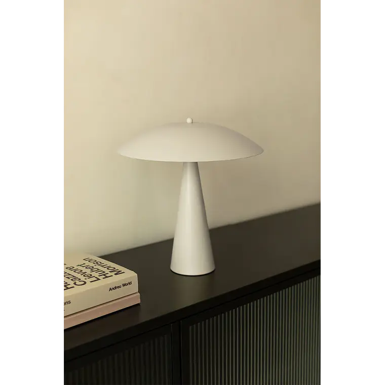 Lámpara de mesa en hierro 12