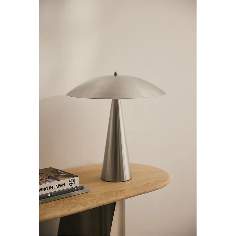 Lámpara de mesa en hierro 15