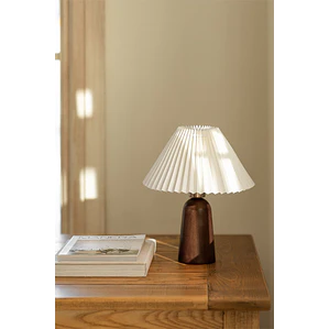 Lámpara de mesa en madera