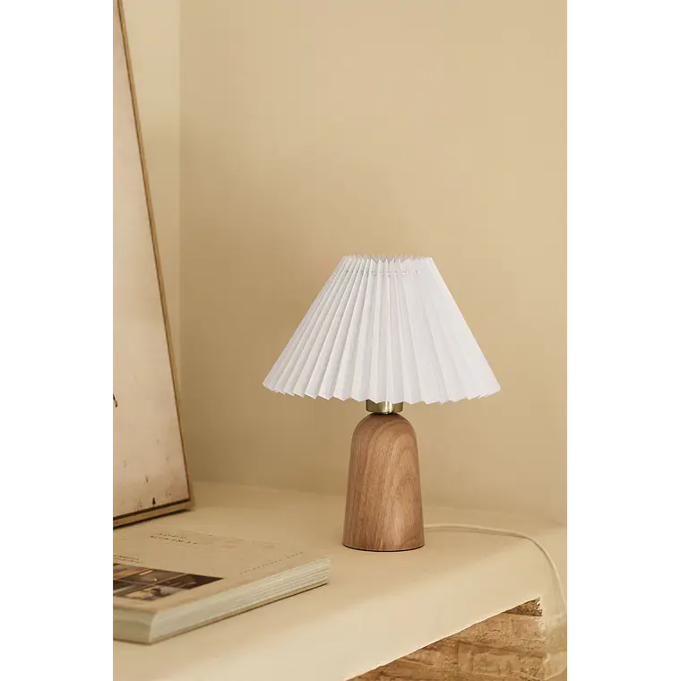 Lámpara de mesa en madera 2