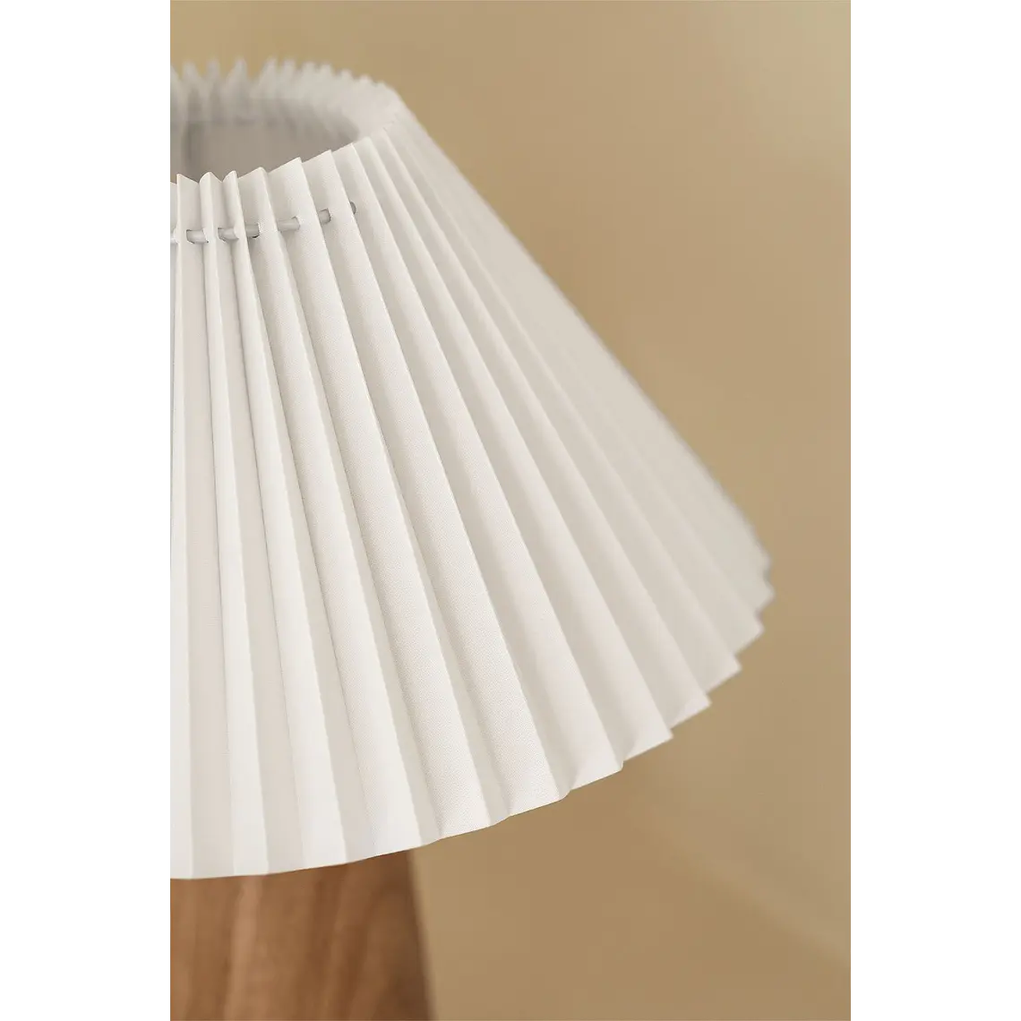 Lámpara de mesa en madera 3