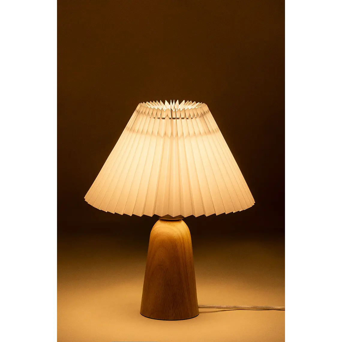 Lámpara de mesa en madera 5