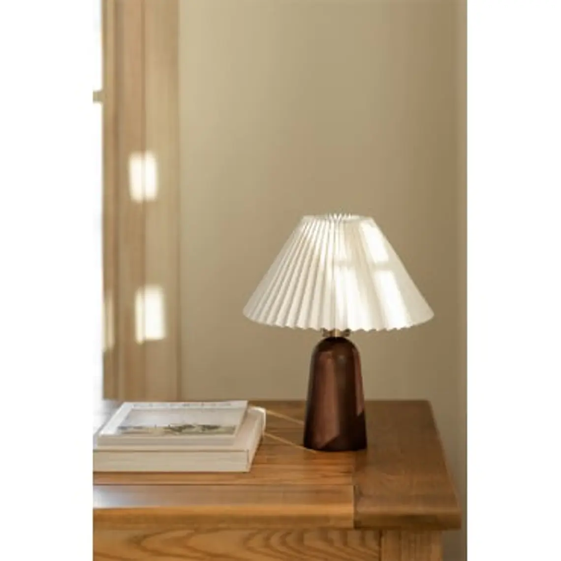 Lámpara de mesa en madera 10