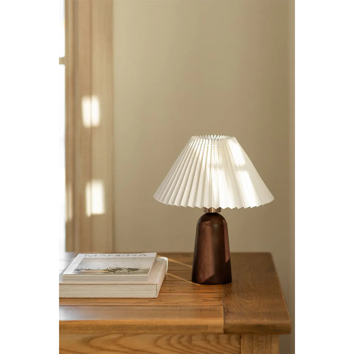 Lámpara de mesa en madera 12
