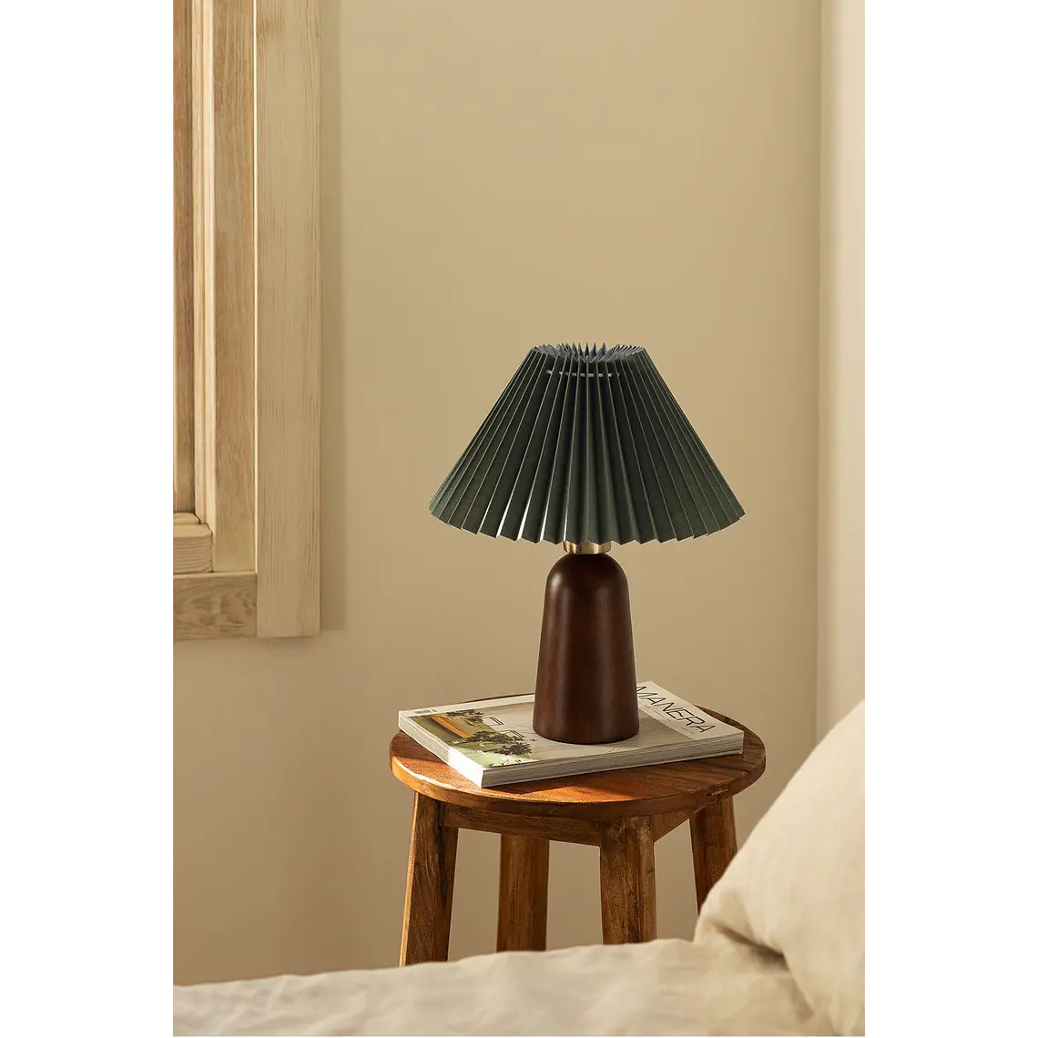 Lámpara de mesa en madera 13