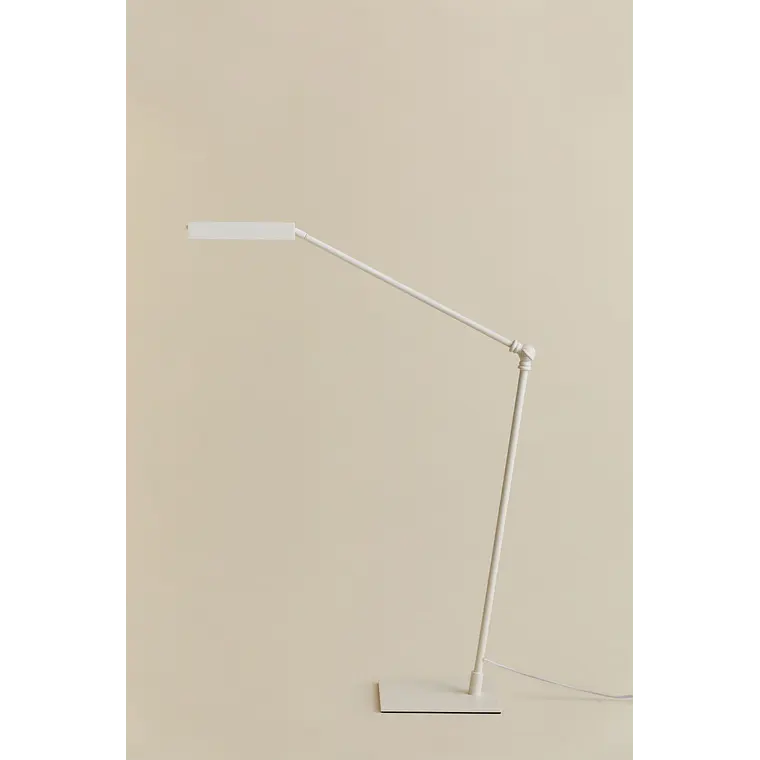 Lámpara de mesa LED en metal 3