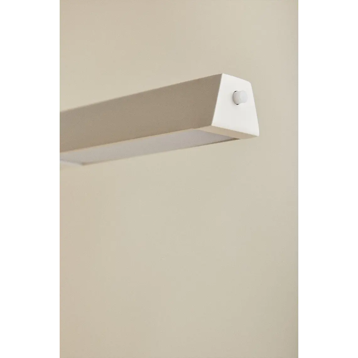 Lámpara de mesa LED en metal 7