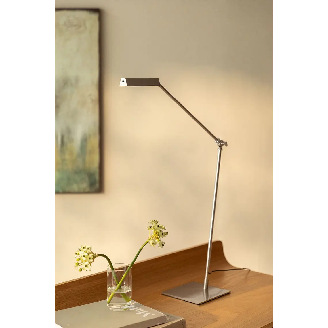 Lámpara de mesa LED en metal 13