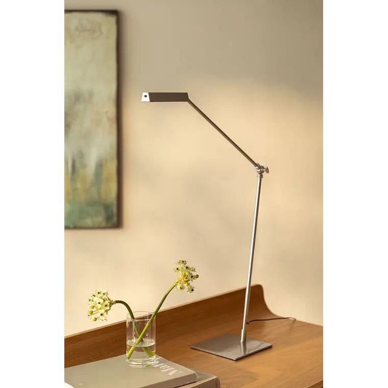 Lámpara de mesa LED en metal 13