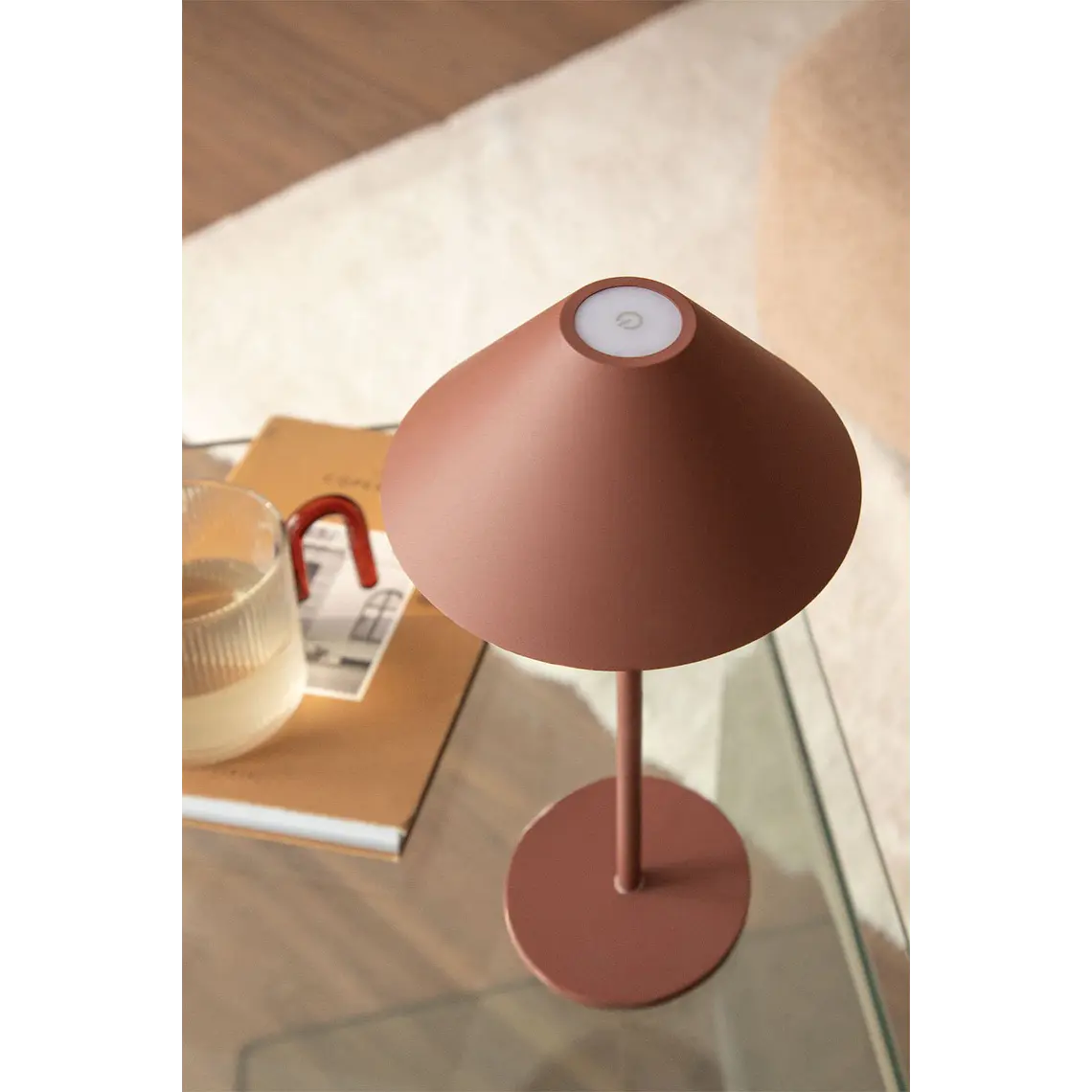 Lámpara de mesa LED inalámbrica en hierro 3