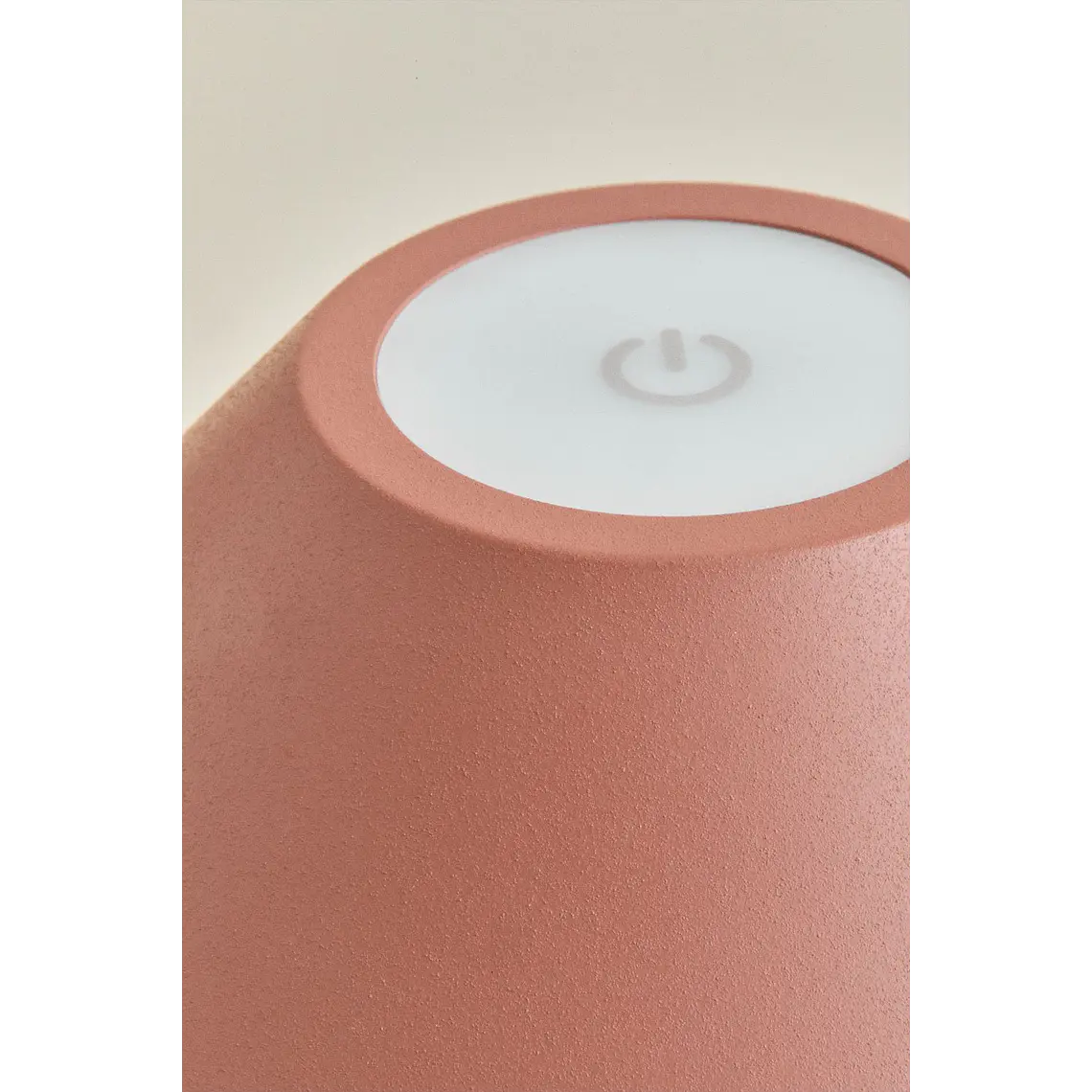 Lámpara de mesa LED inalámbrica en hierro 8