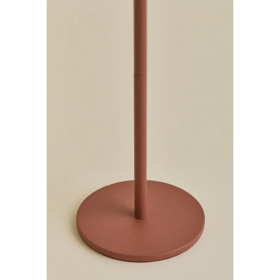 Lámpara de mesa LED inalámbrica en hierro 9