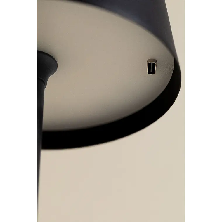 Lámpara de mesa LED inalámbrica en hierro 8
