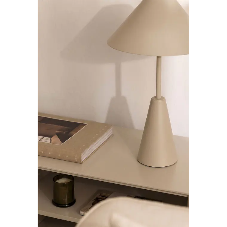 Lámpara de mesa LED inalámbrica en hierro 3