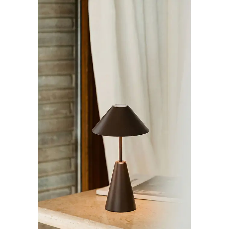 Lámpara de mesa LED inalámbrica en hierro 13
