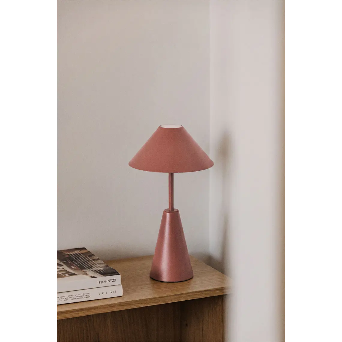 Lámpara de mesa LED inalámbrica en hierro 14