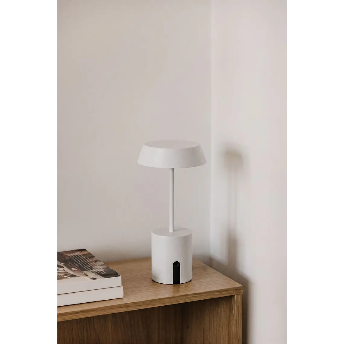 Lámpara de mesa LED inalámbrica 13