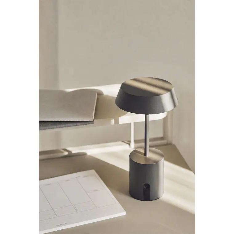 Lámpara de mesa LED inalámbrica 14