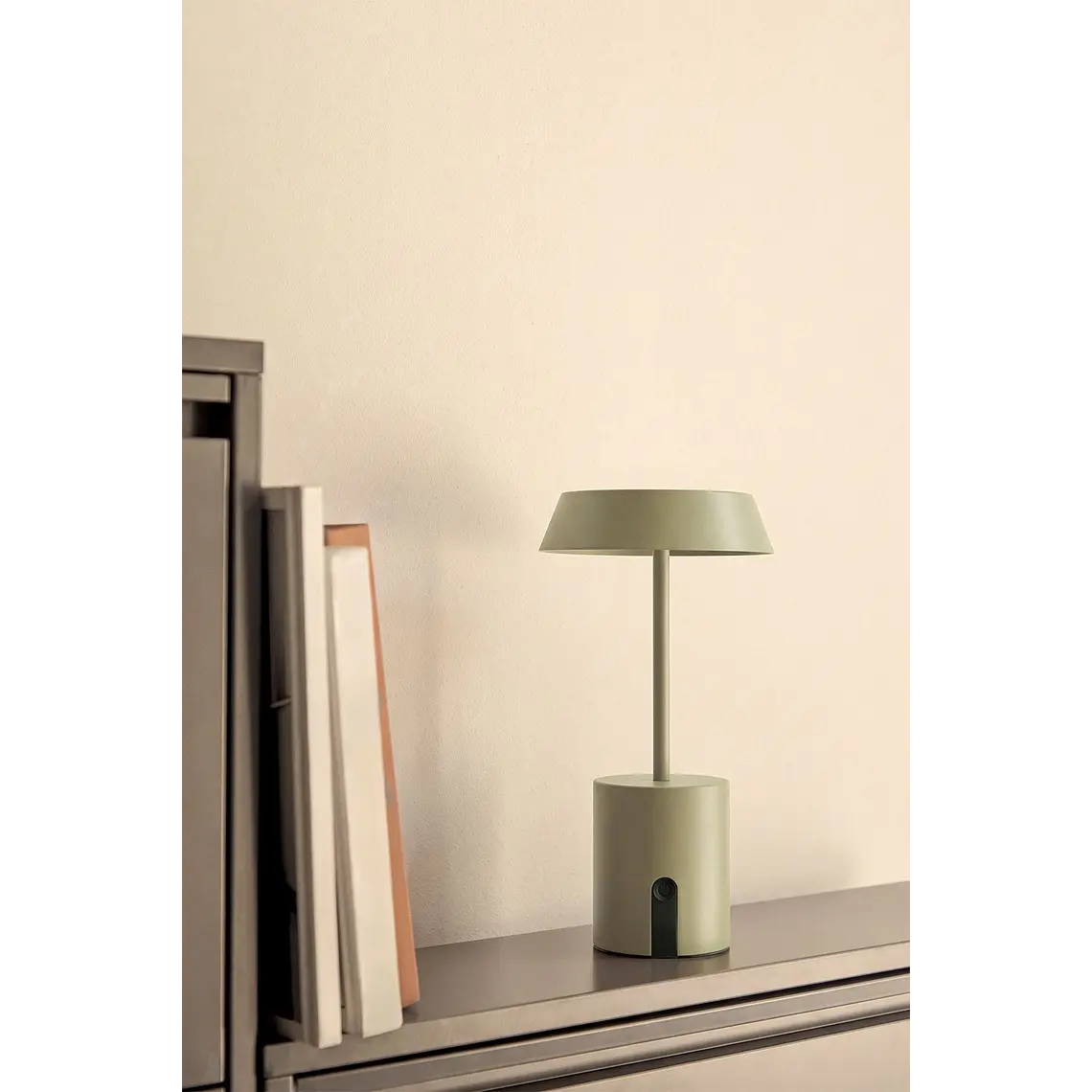 Lámpara de mesa LED inalámbrica 16