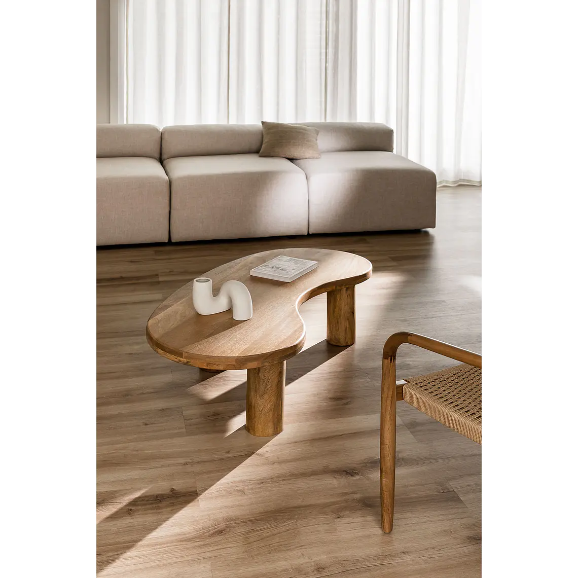 Avelara · Mesa de centro en acabado madera de 120 cm 1
