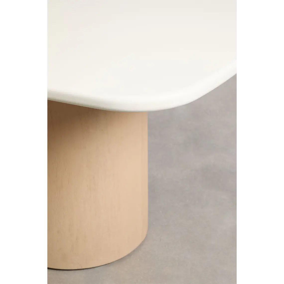 Mesa de comedor Alven en acabado cemento 4
