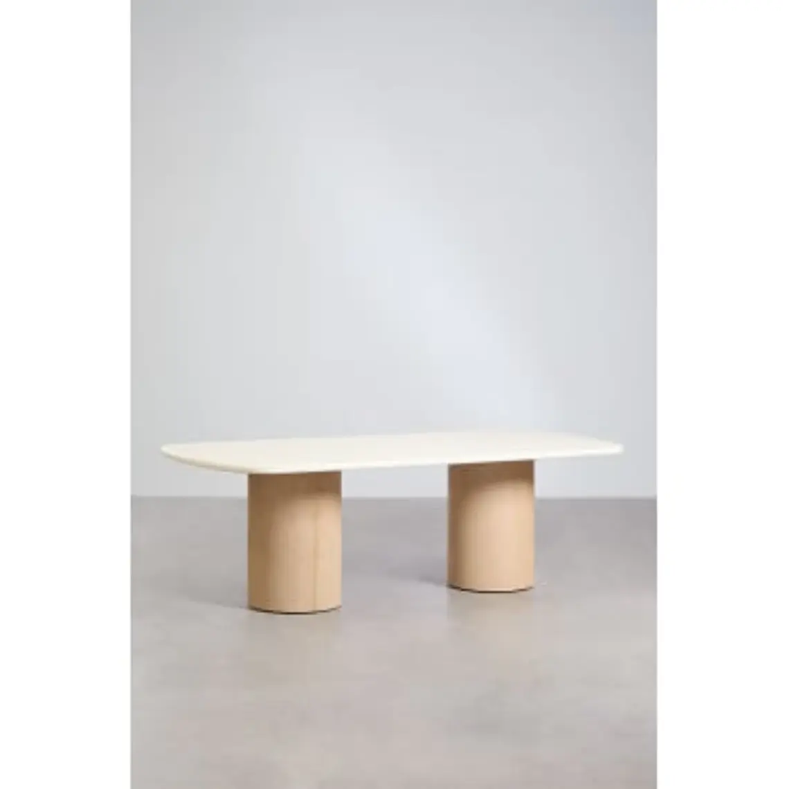 Mesa de comedor Alven en acabado cemento 8