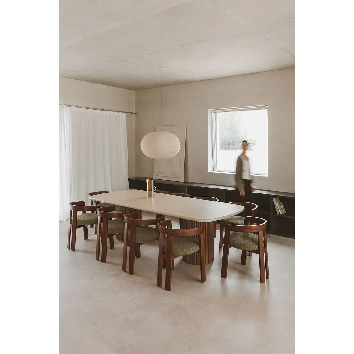 Mesa de comedor Evoara en acabado cemento 1